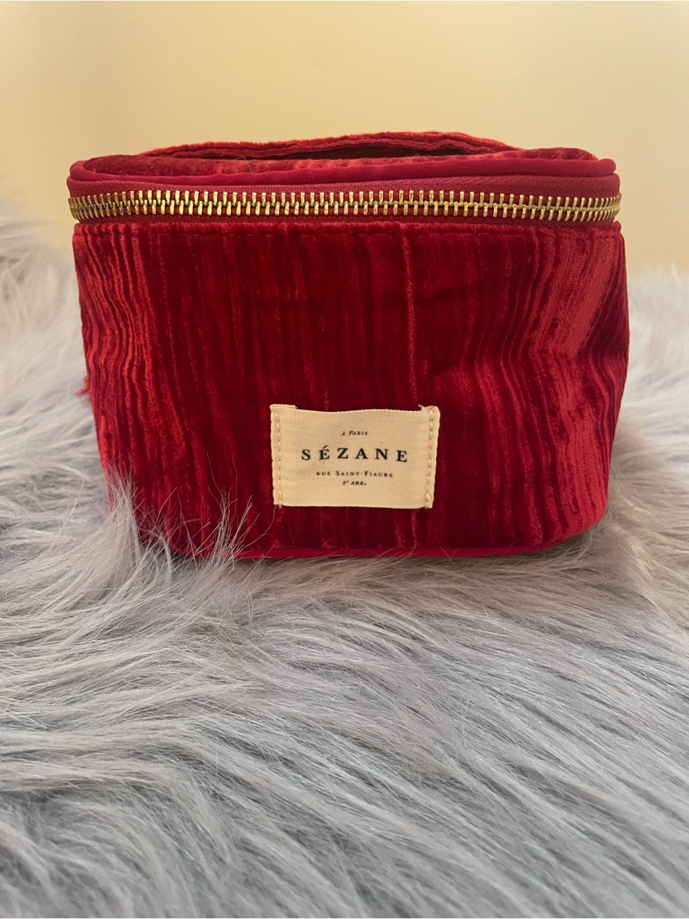 *SOLD;DO NOT BUY*NWOT Sézane Red Velvet Cosmetic Bag - Picture 1 of 9